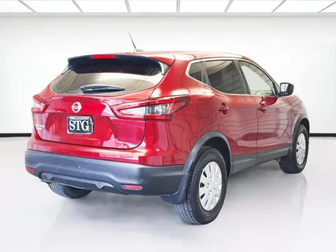 More photos of 2020 Nissan Rogue Sport S at KarGenie, CA