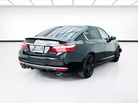 More photos of 2017 Honda Accord Sedan Sport at KarGenie, CA