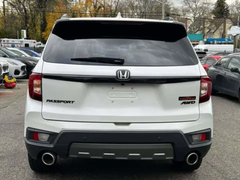 More photos of 2025 Honda Passport TrailSport at Certified Luxury Motors - Great Neck, NY