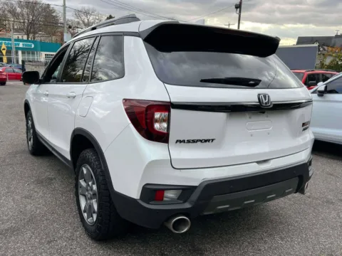 More photos of 2025 Honda Passport TrailSport at Certified Luxury Motors - Great Neck, NY