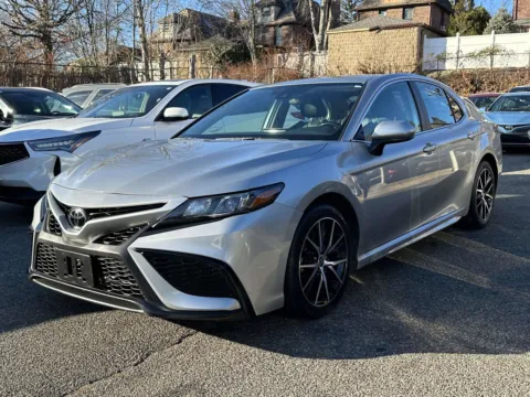 More photos of 2021 Toyota Camry SE at Certified Luxury Motors - Great Neck, NY