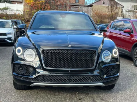 Photos of 2018 Bentley Bentayga W12 Signature for sale in Great Neck, NY at Certified Luxury Motors - Great Neck