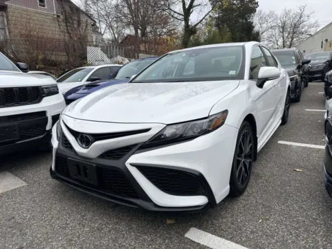 More photos of 2024 Toyota Camry SE at Certified Luxury Motors - Great Neck, NY
