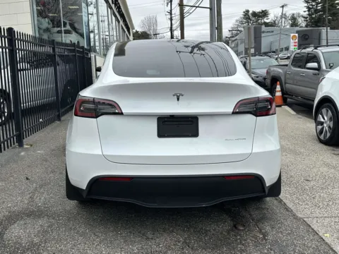 More photos of 2023 Tesla Model Y Long Range at Certified Luxury Motors - Great Neck, NY