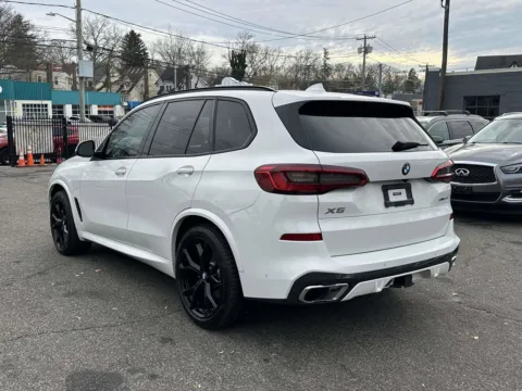 More photos of 2019 BMW X5 xDrive40i M-Sport at Certified Luxury Motors - Great Neck, NY