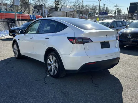 More photos of 2022 Tesla Model Y Long Range at Certified Luxury Motors - Great Neck, NY
