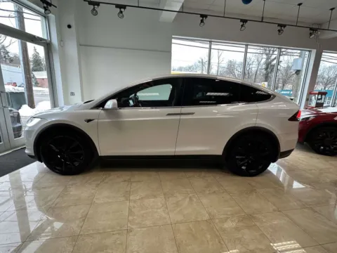 More photos of 2020 Tesla Model X Long Range at Certified Luxury Motors - Great Neck, NY
