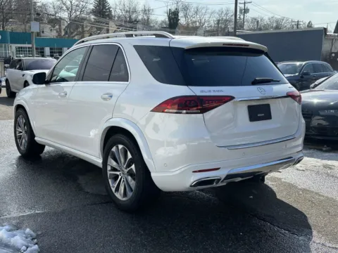 More photos of 2021 Mercedes-Benz GLE 350 AMG PKG at Certified Luxury Motors - Great Neck, NY