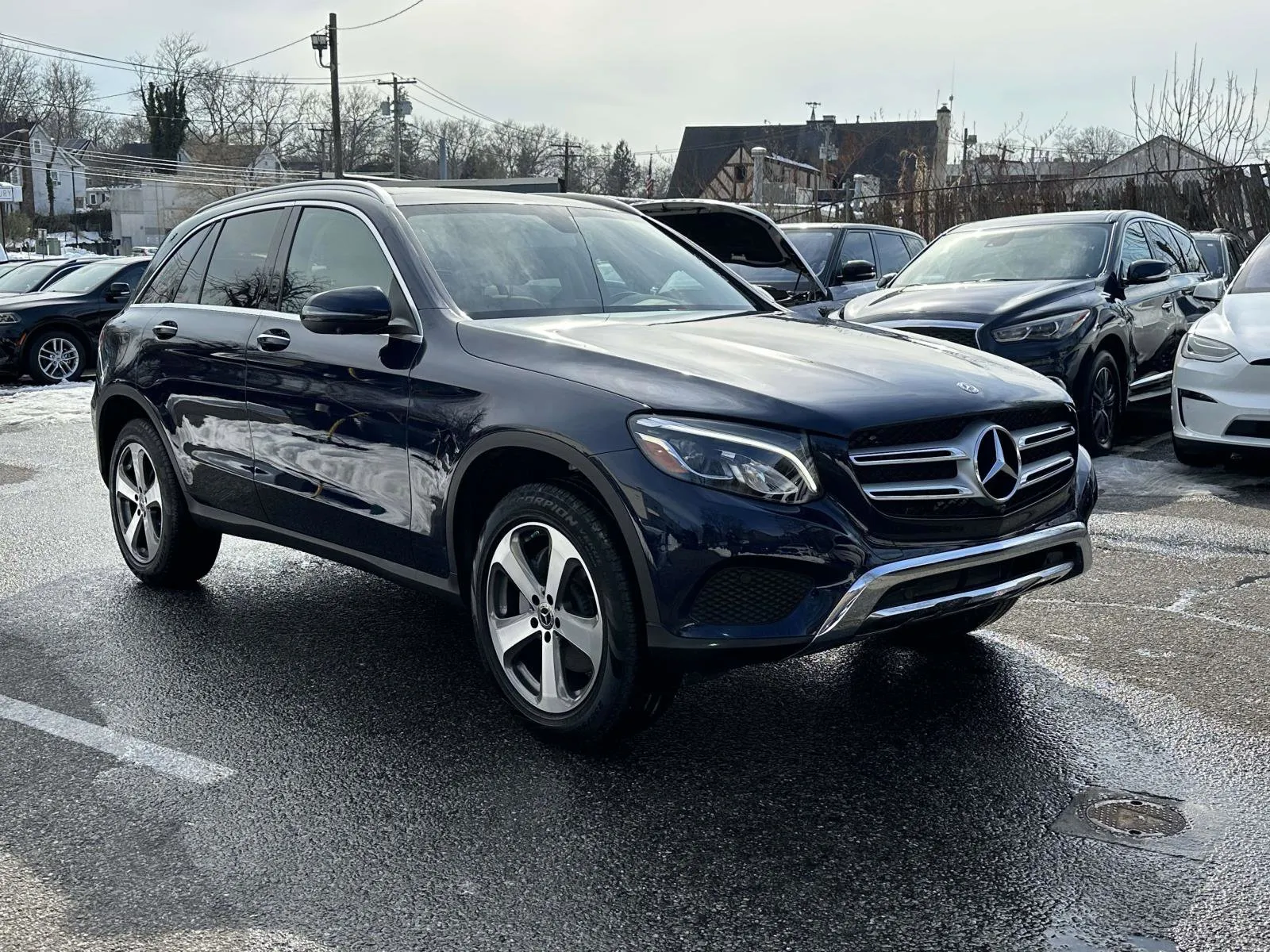 2019 Mercedes-Benz GLC 300 (ONLY 6k Miles!) for sale in Great Neck, NY