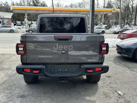 More photos of 2021 Jeep Gladiator Rubicon at Certified Luxury Motors - Great Neck, NY