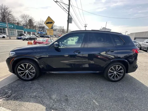 More photos of 2019 BMW X5 xDrive40i M-Sport at Certified Luxury Motors - Great Neck, NY