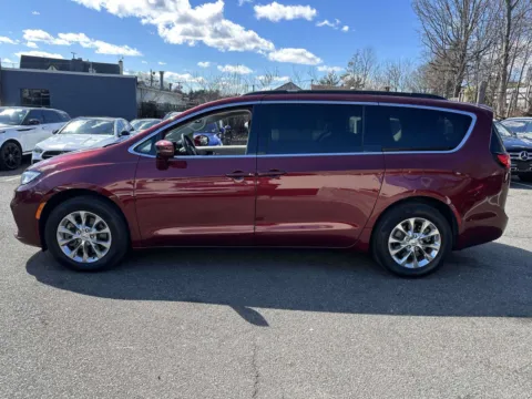 More photos of 2022 Chrysler Pacifica Touring L at Certified Luxury Motors - Great Neck, NY