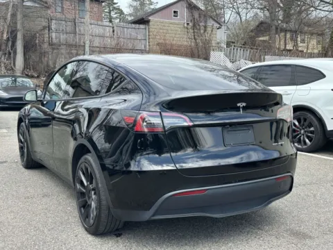 More photos of 2023 Tesla Model Y Long Range at Certified Luxury Motors - Great Neck, NY