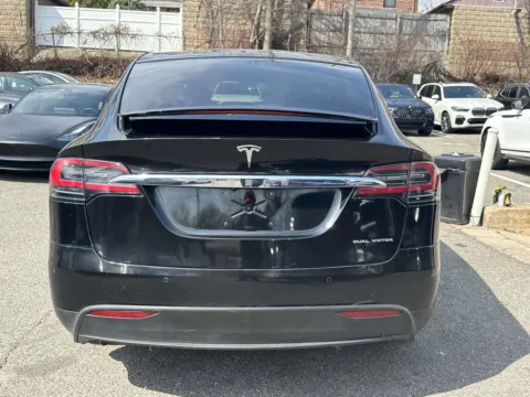 More photos of 2020 Tesla Model X Long Range at Certified Luxury Motors - Great Neck, NY