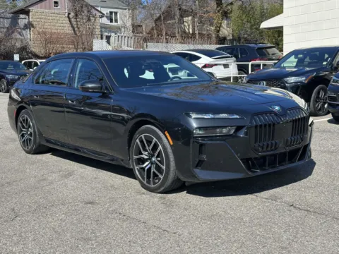 Black 2023 BMW 7 Series 760i xDrive for sale in Great Neck, NY