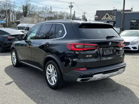 More photos of 2019 BMW X5 xDrive40i at Certified Luxury Motors - Great Neck, NY