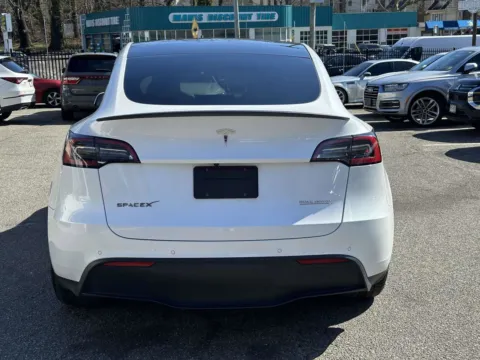 More photos of 2022 Tesla Model Y Performance (White Interior) at Certified Luxury Motors - Great Neck, NY