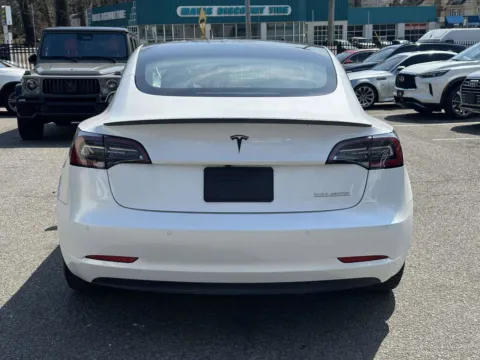 More photos of 2021 Tesla Model 3 Performance at Certified Luxury Motors - Great Neck, NY