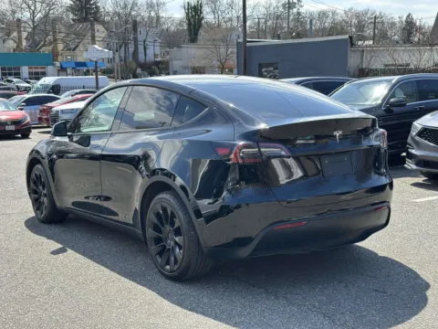 More photos of 2023 Tesla Model Y Long Range at Certified Luxury Motors - Great Neck, NY
