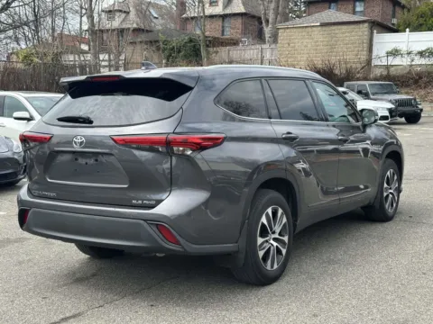 Another view of 2022 Toyota Highlander XLE (Bench Seats) for sale in Great Neck, NY at Certified Luxury Motors - Great Neck