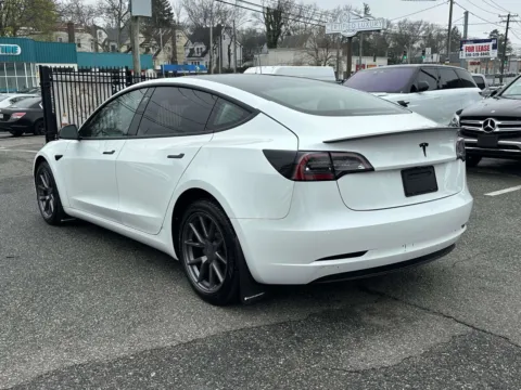 More photos of 2021 Tesla Model 3 Standard Range Plus at Certified Luxury Motors - Great Neck, NY