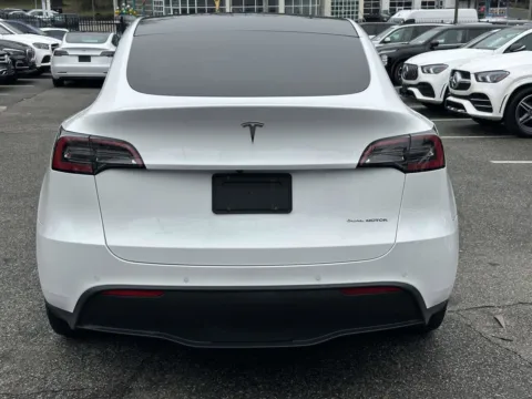 More photos of 2022 Tesla Model Y Long Range at Certified Luxury Motors - Great Neck, NY