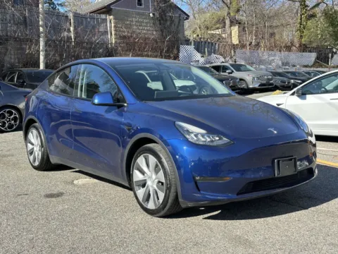 Blue 2022 Tesla Model Y Long Range for sale in Great Neck, NY