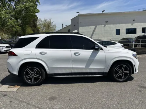Photos of 2020 Mercedes-Benz GLE 350 for sale in Great Neck, NY at Certified Luxury Motors - Great Neck