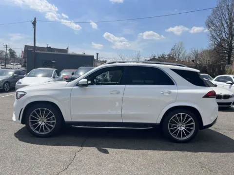 More photos of 2022 Mercedes-Benz GLE 350 at Certified Luxury Motors - Great Neck, NY