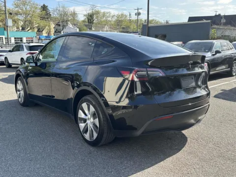 More photos of 2022 Tesla Model Y Long Range at Certified Luxury Motors - Great Neck, NY