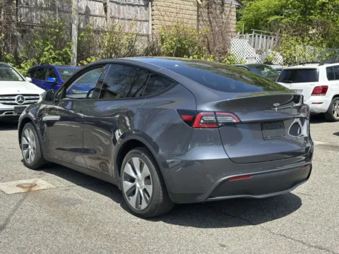 More photos of 2022 Tesla Model Y Long Range at Certified Luxury Motors - Great Neck, NY