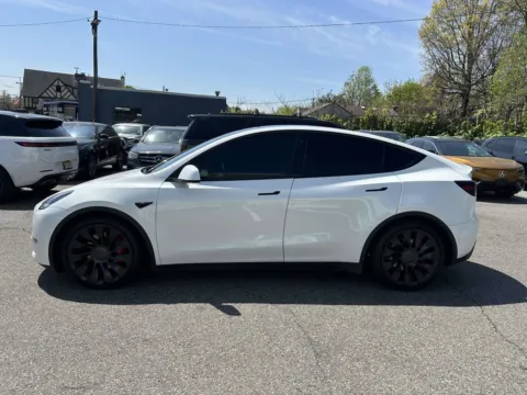 More photos of 2022 Tesla Model Y Performance at Certified Luxury Motors - Great Neck, NY
