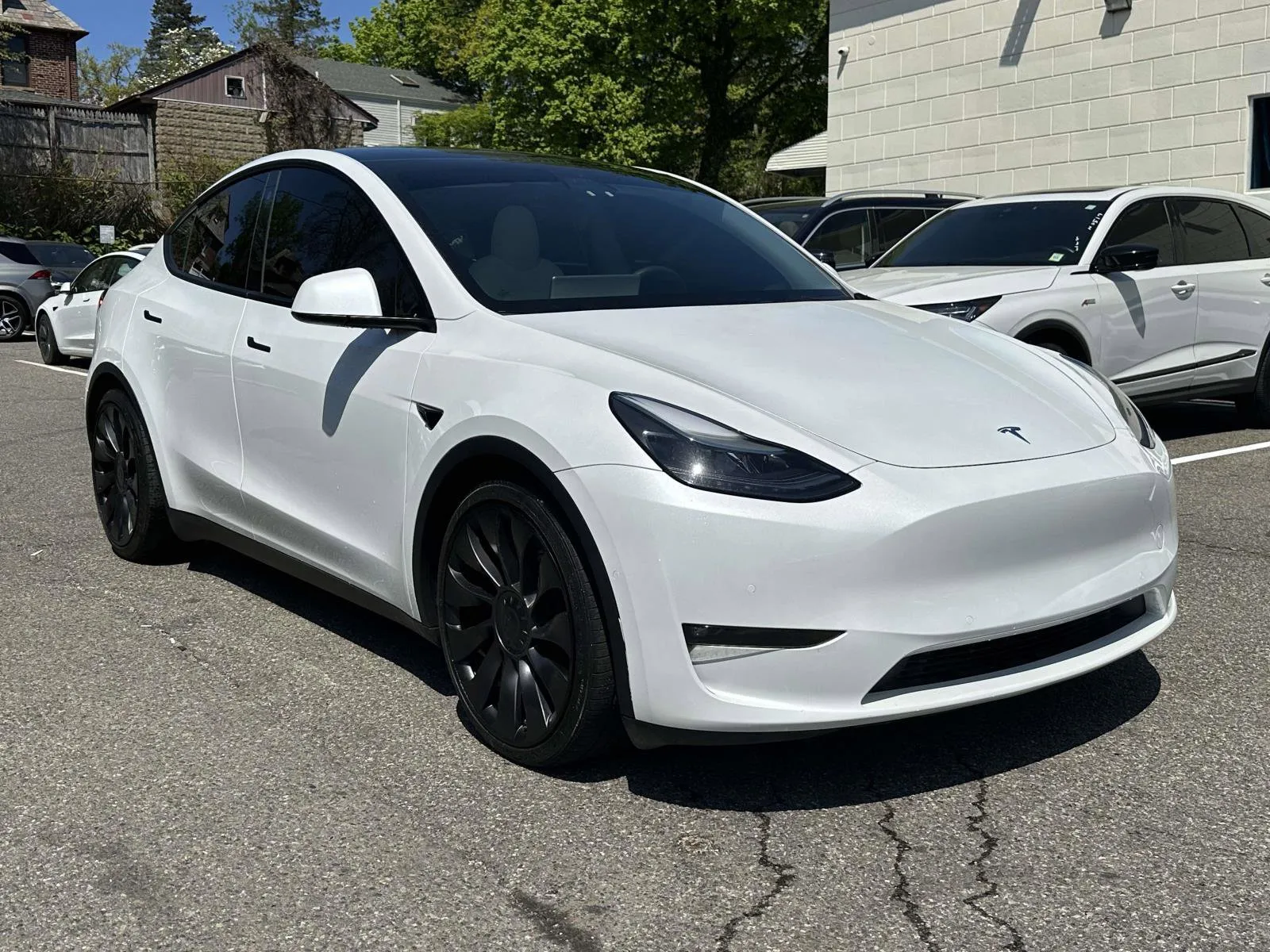 2022 Tesla Model Y Performance Dual Motor All-Wheel Drive's photo