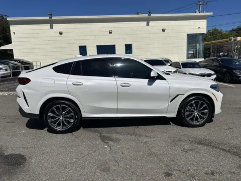 Photos of 2023 BMW X6 xDrive40i M-Sport for sale in Great Neck, NY at Certified Luxury Motors - Great Neck