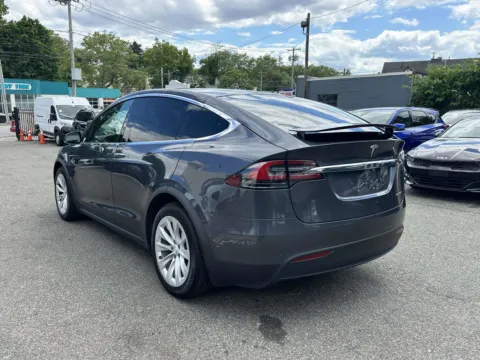 More photos of 2019 Tesla Model X Long Range at Certified Luxury Motors - Great Neck, NY