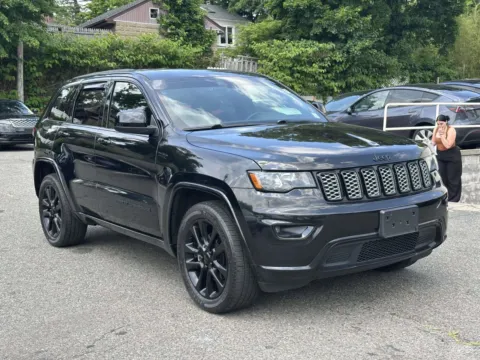 Black 2018 Jeep Grand Cherokee Altitude for sale in Great Neck, NY
