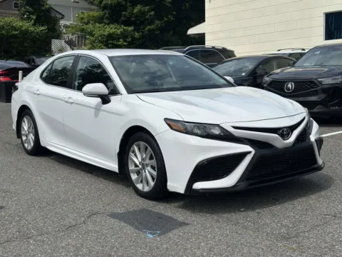White 2023 Toyota Camry SE for sale in Great Neck, NY
