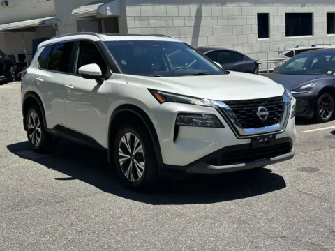 White 2023 Nissan Rogue SV (Leather/Sunroof) for sale in Great Neck, NY