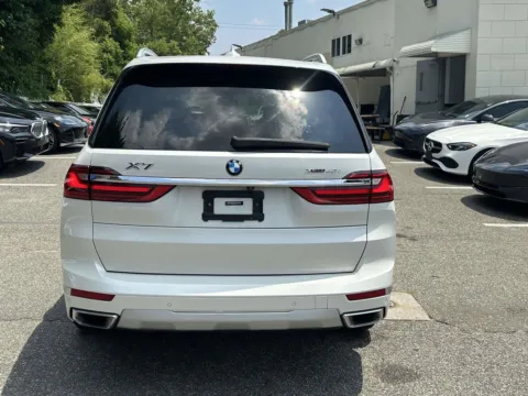 More photos of 2020 BMW X7 xDrive40i at Certified Luxury Motors - Great Neck, NY