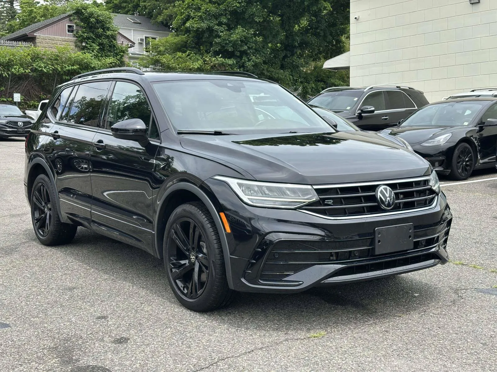 Black 2024 Volkswagen Tiguan SE R-Line Black for sale in Great Neck, NY