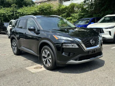 Black 2023 Nissan Rogue SV for sale in Great Neck, NY