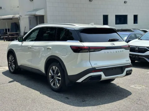 More photos of 2023 INFINITI QX60 LUXE at Certified Luxury Motors - Great Neck, NY