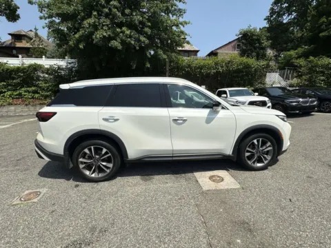 Photos of 2023 INFINITI QX60 LUXE for sale in Great Neck, NY at Certified Luxury Motors - Great Neck