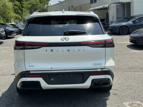 More photos of 2023 INFINITI QX60 LUXE at Certified Luxury Motors - Great Neck, NY