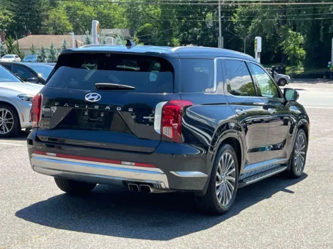 More photos of 2023 Hyundai Palisade Calligraphy at Certified Luxury Motors - Great Neck, NY