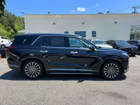 More photos of 2023 Hyundai Palisade Calligraphy at Certified Luxury Motors - Great Neck, NY