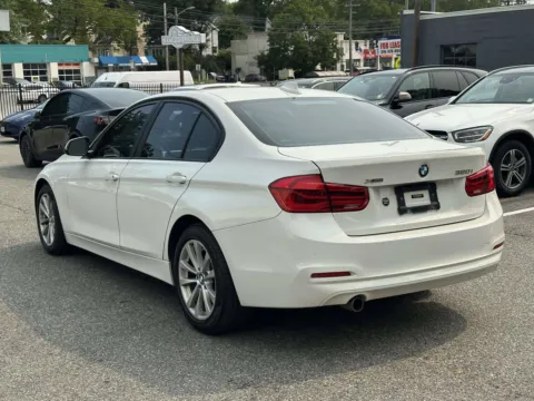More photos of 2018 BMW 3 Series 320i xDrive at Certified Luxury Motors - Great Neck, NY