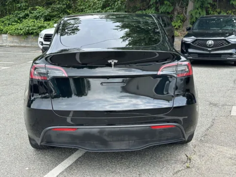 More photos of 2023 Tesla Model Y Long Range at Certified Luxury Motors - Great Neck, NY
