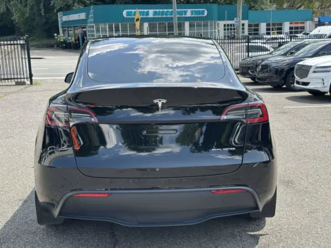 More photos of 2024 Tesla Model Y Long Range at Certified Luxury Motors - Great Neck, NY