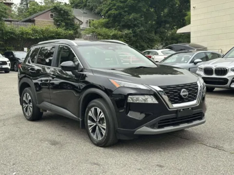 Black 2023 Nissan Rogue SV for sale in Great Neck, NY